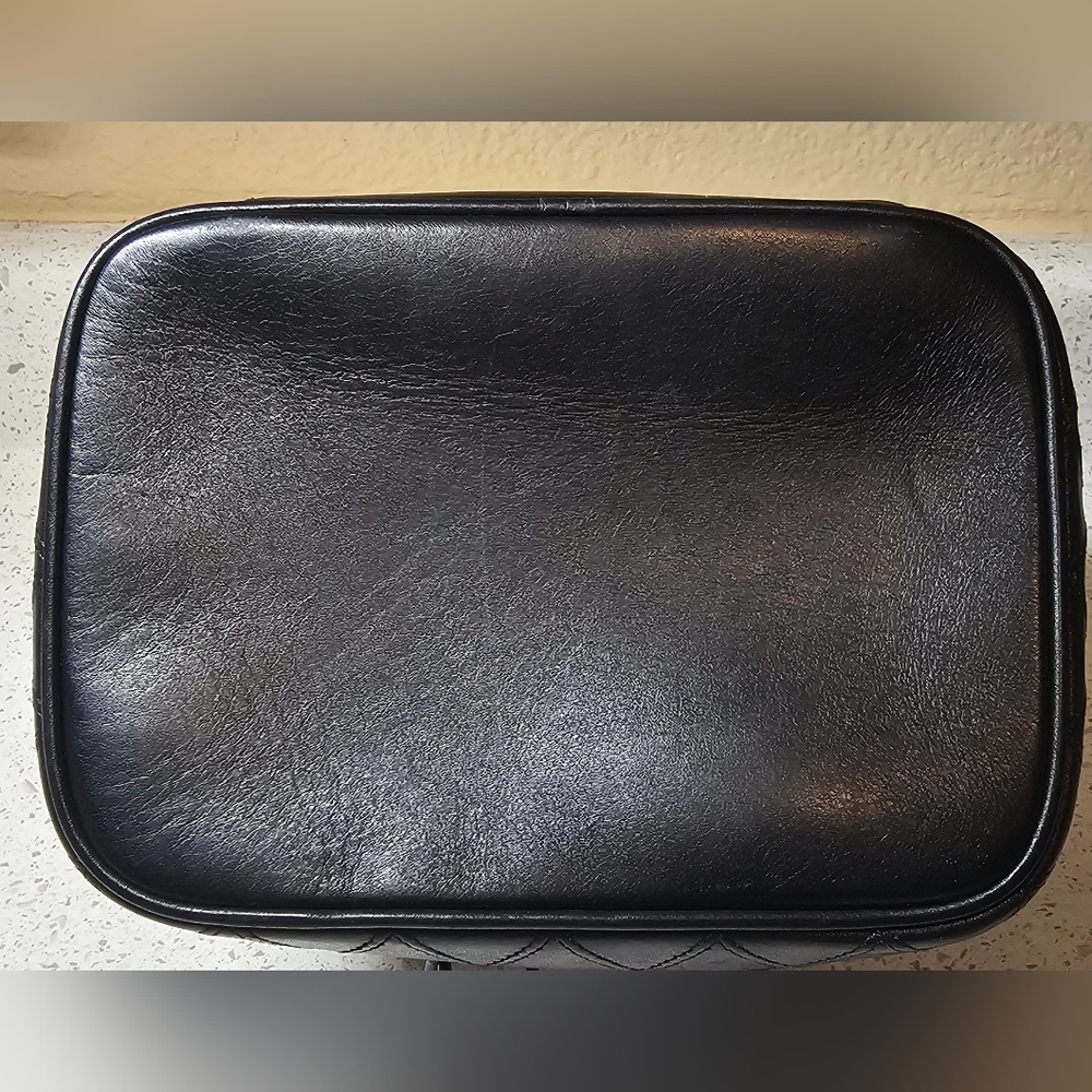 Vintage CHANEL CC Vanity Bag - Picture 9 of 16